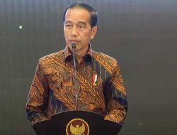 Jokowi Ingatkan Bahaya Politik 2024 ke Bawaslu