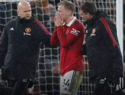 Manchester United Terpaksa Jalani Musim 2023 Tanpa Donny Van De Beek Akibat Cedera Lutut