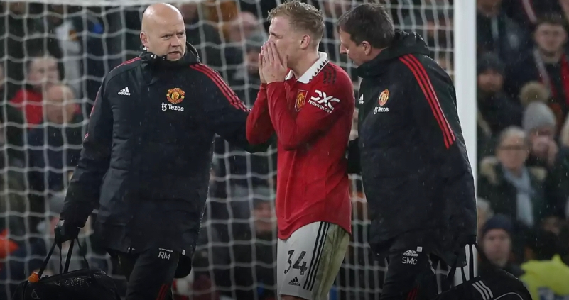 Manchester United Terpaksa Jalani Musim 2023 Tanpa Donny Van De Beek Akibat Cedera Lutut