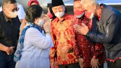 Rocky Gerung Nilai Ganjar Pranowo Gagal Ambil Simpati Megawati Lewat Baznas