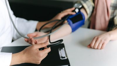 Pemerintah Gratiskan Pemeriksaan Kesehatan bagi Masyarakat, Menkes Minta Sosialisasi Nyentuh Hingga Pelosok