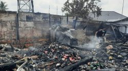 Kebakaran Hanguskan Lima Toko di Kecamatan Ganding, Kerugian Rp1,5 Miliar