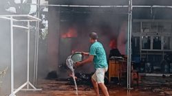 Laundry di Area Pasar Poja Gapura Ludes Terbakar