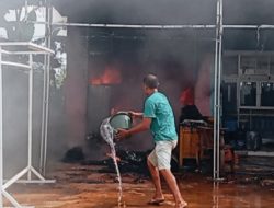 Laundry di Area Pasar Poja Gapura Ludes Terbakar